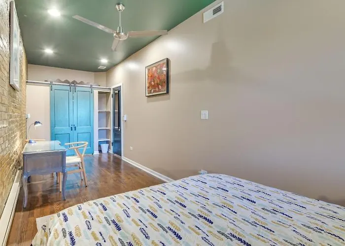 Urbaneden Loft Apartment Chicago